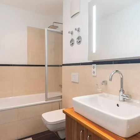 Super Zentrale, Gemutliche Mit Balkon Daire