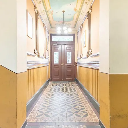 Super Zentrale, Gemutliche Mit Balkon Apartment *
